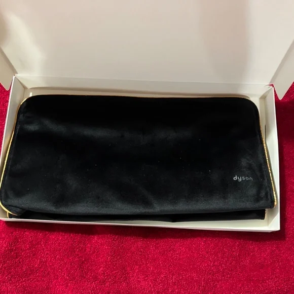 Dyson - Picture 5 of 5